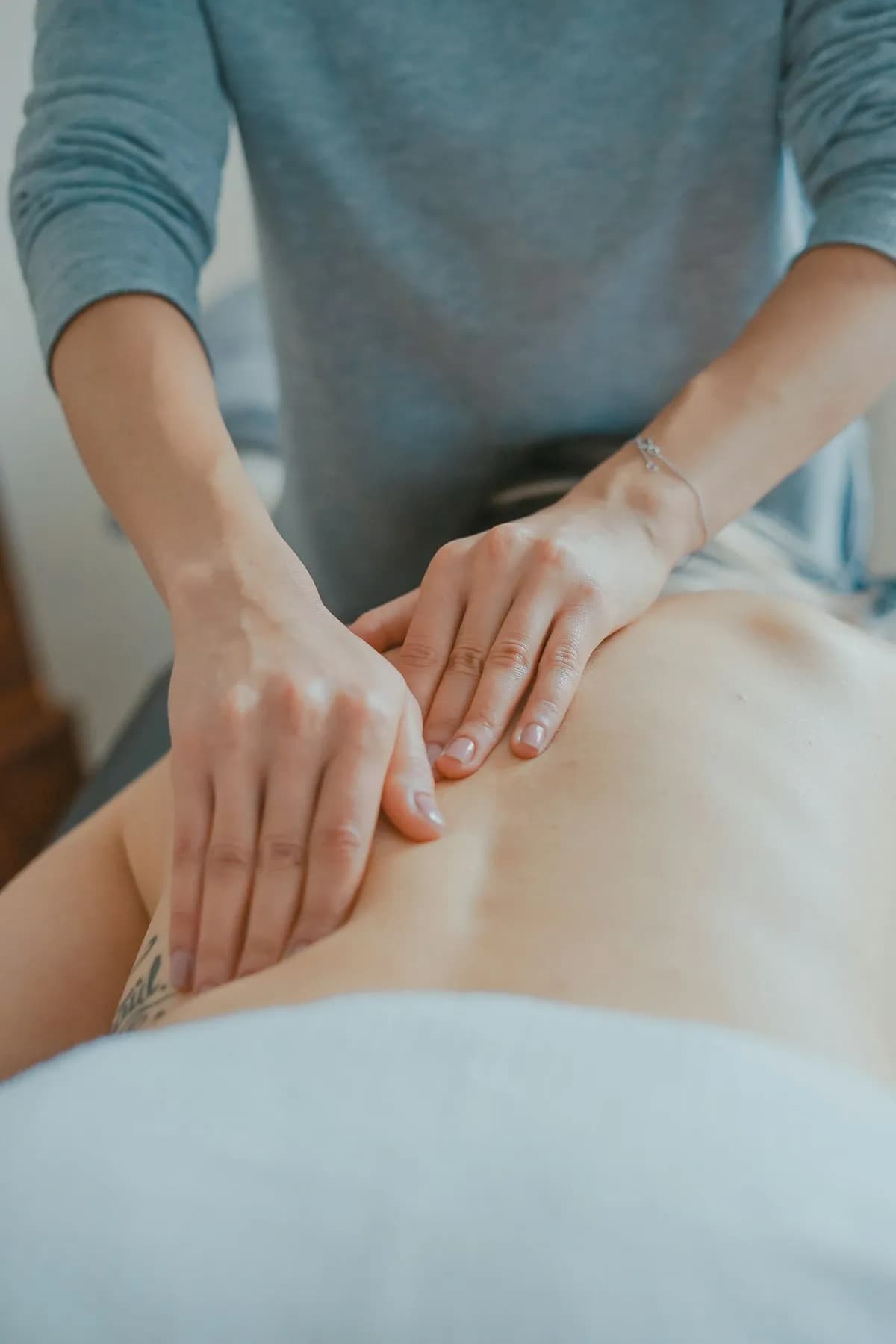 Gội Đầu Dưỡng Sinh Trung Hoa: Liệu Pháp Chăm Sóc Tóc & Giải Tỏa Stress