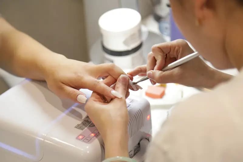 Tổng Hợp 15 Mẫu Nail Đính Đá Sang Trọng Cho Mùa Tiệc Tùng